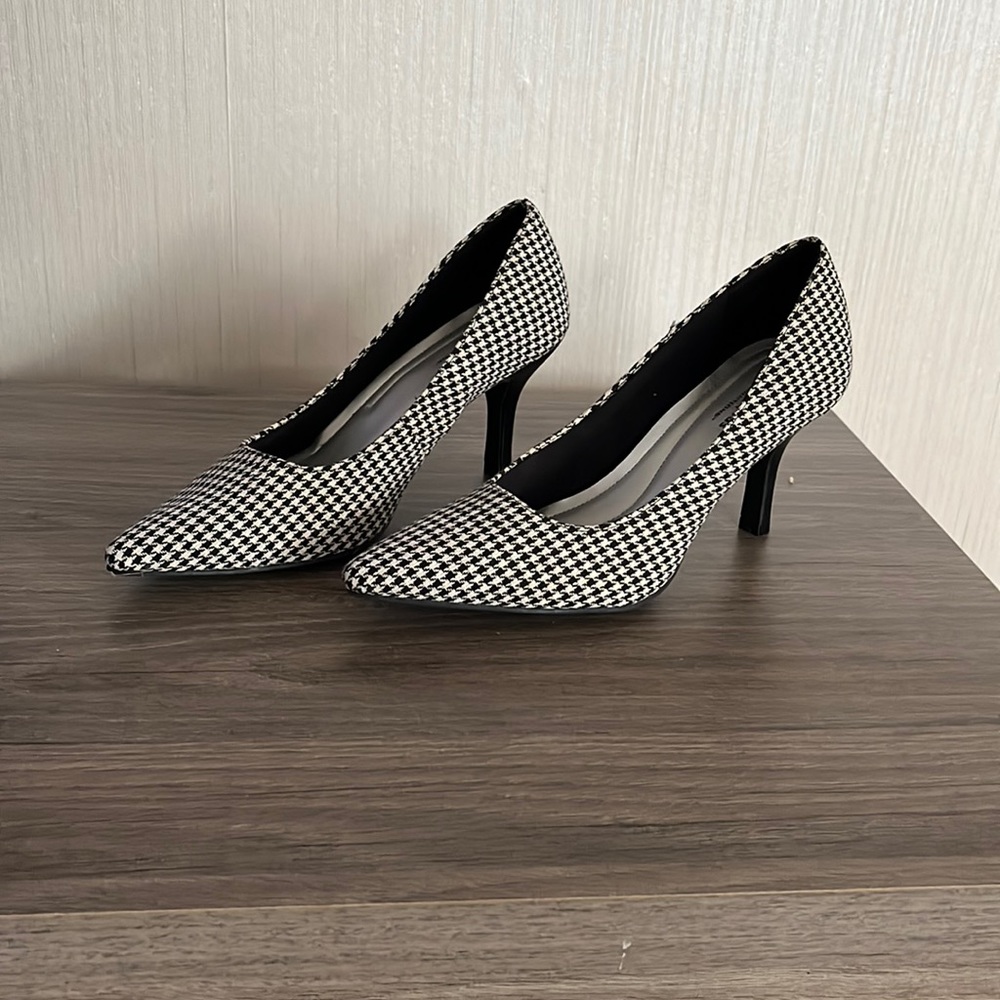 Comfort Plus by Predictions Houndstooth Heels